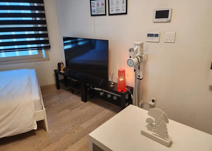 Hi Lovely 1 Minute From Magok Naru Station, 4 Minutes From Gimpo Airport Station, Triple Station Area