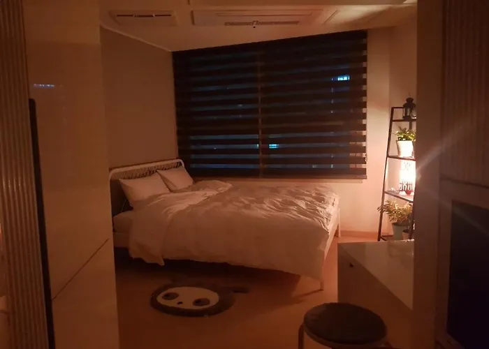 Hi Lovely 1 Minute From Magok Naru Station, 4 Minutes From Gimpo Airport Station, Triple Station Area * Seul