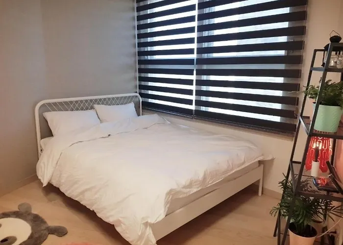 Hi Lovely 1 Minute From Magok Naru Station, 4 Minutes From Gimpo Airport Station, Triple Station Area *